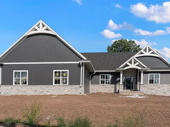 460 Rivers Edge Dr, Kimberly, WI 54136