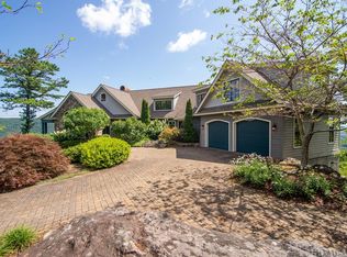 650 Toxaway Dr, Lake Toxaway, NC 28747