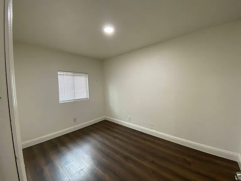 462 Delhi Ave #3 — Photo 7