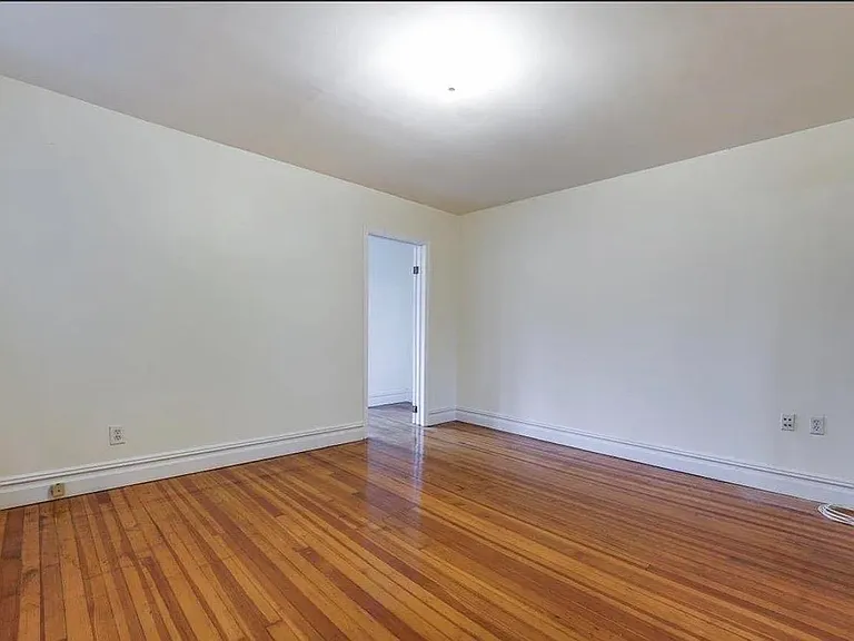 19 Hawthorne Ave #1 — Photo 9