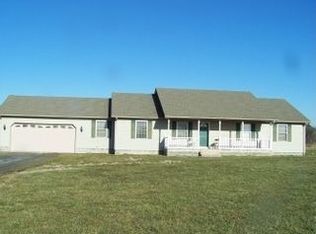 724 Black Swamp Rd, Felton, DE 19943