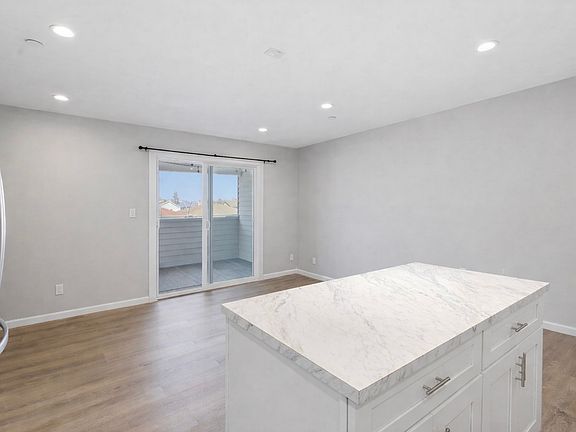 3rd image of 616 E Broadway #5F