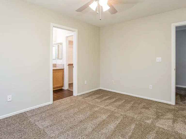4933 Royal Lake Ave — Photo 8