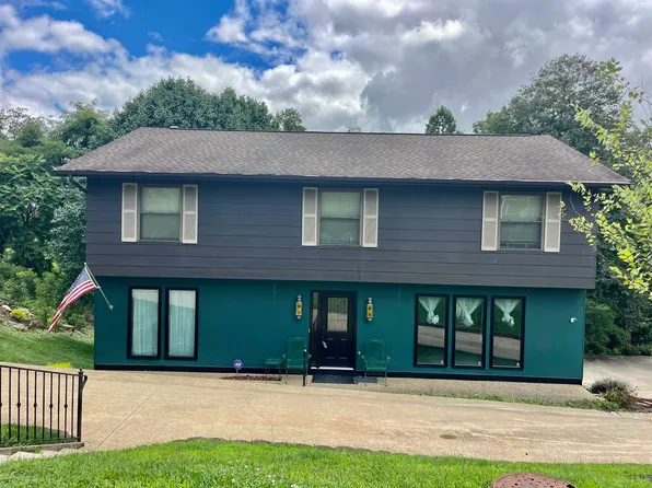 126 Honeysuckle Ln, Huntington, WV 25701