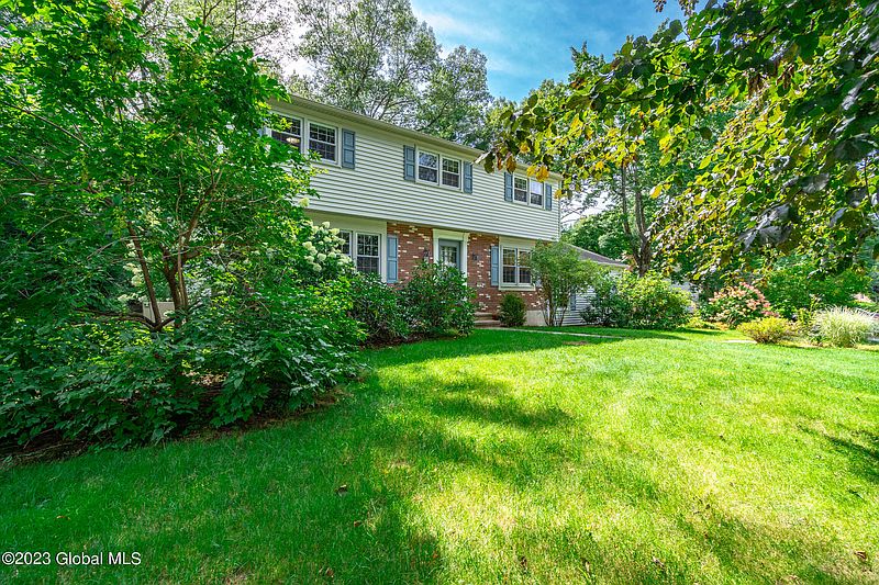 2nd image of 8 Canterbury Road