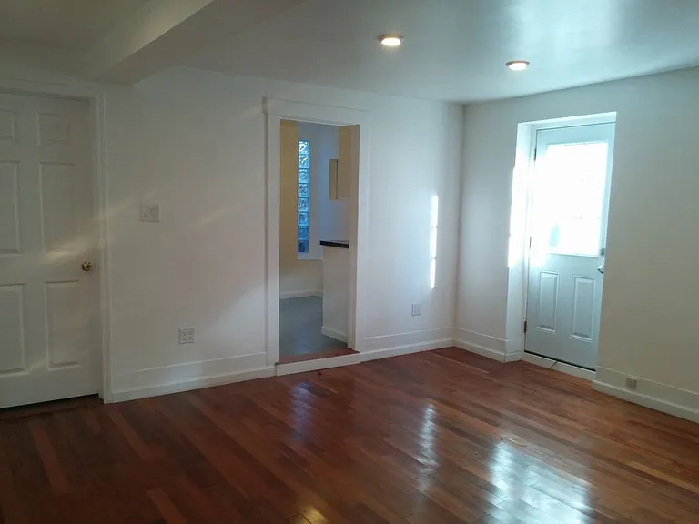 1057 Valencia St — Photo 10