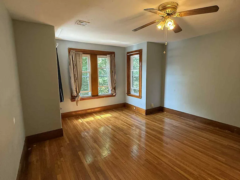 452 Gallivan Blvd #2