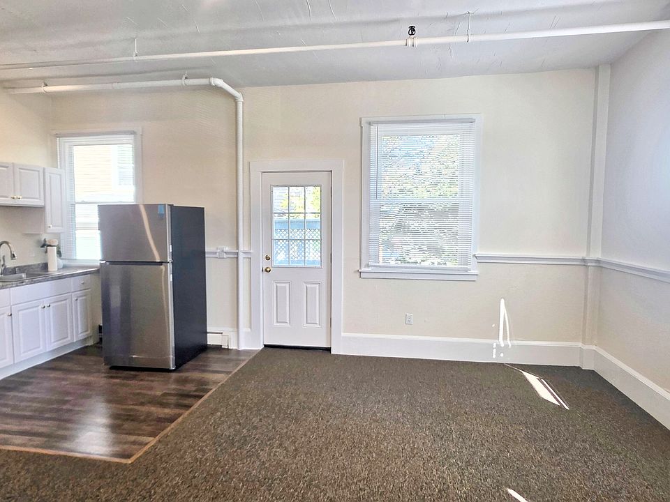 1st image of 284 Main St APT 2