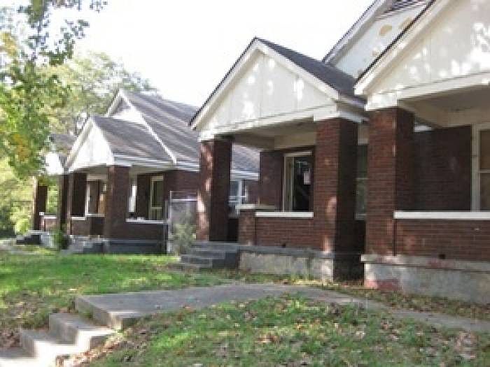 1st image of 818 N Parkway