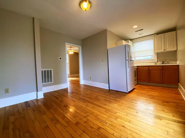 517 Walnut Ave APT 6, Waynesboro, VA 22980
