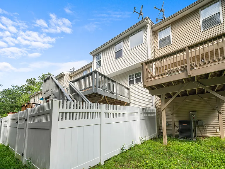 18376 Democracy Ave — Photo 18