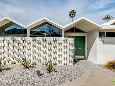 1754 S Araby Dr, Palm Springs, CA, 92264