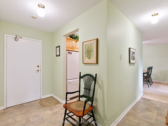 4th image of 440 Wellington St #123