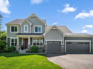 2530 Fieldstone Dr, Victoria, MN 55386
