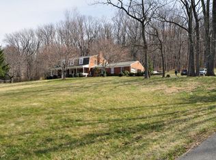 16078 Short Hill Rd, Purcellville, VA 20132