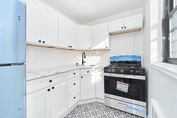 Sold by Compass | media 6