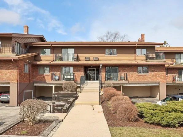 4075 South 84th STREET #5, Greenfield, WI 53228