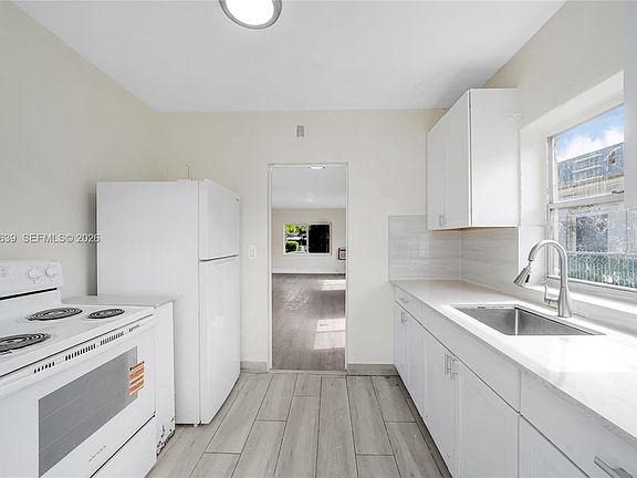 2nd image of 2025 Fillmore St