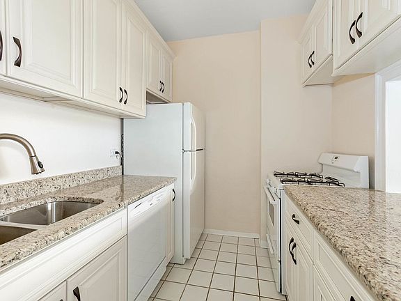 3rd image of 350 Albany St APT 6A
