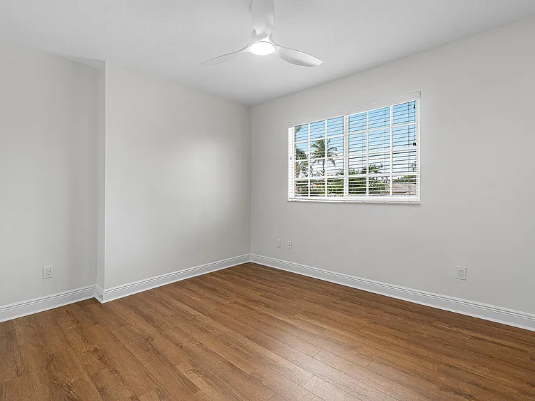 6641 Conch Ct — Photo 44