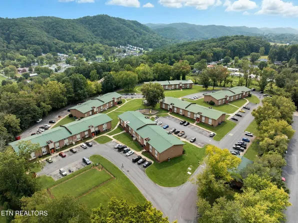 1920 Bowater Dr, Kingsport, TN 37660