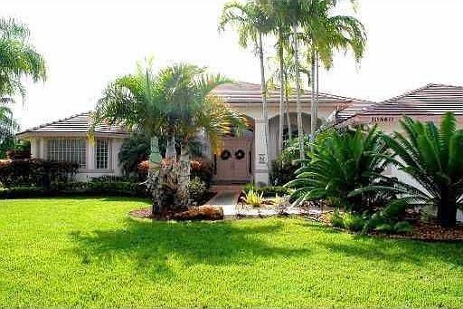 2nd image of 10660 SW 44th Ct