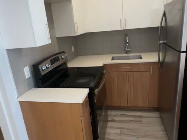 2028 Davidson Ave #4B