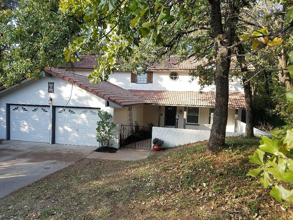 1st image of 2205 Park Hill Dr