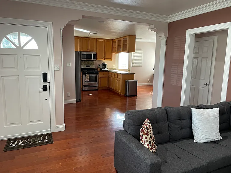 2019 N Maple St — Photo 8