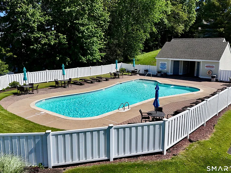 6 Cypress Ln #2 — Photo 37