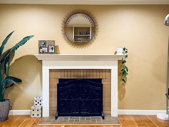 living room (photo 2)