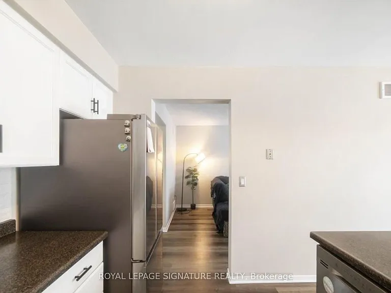 25 Meadowvale Dr #3 — Photo 7