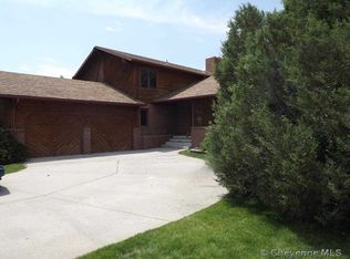 216 Longs Peak Dr, Cheyenne, WY 82009