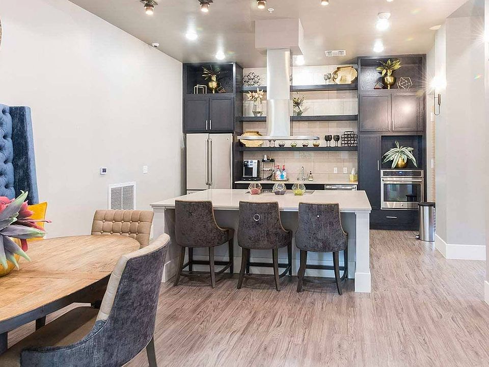 Clubhouse Kitchen | Apartments in Fairfield, CA | Verdant at Green Valley Apartments