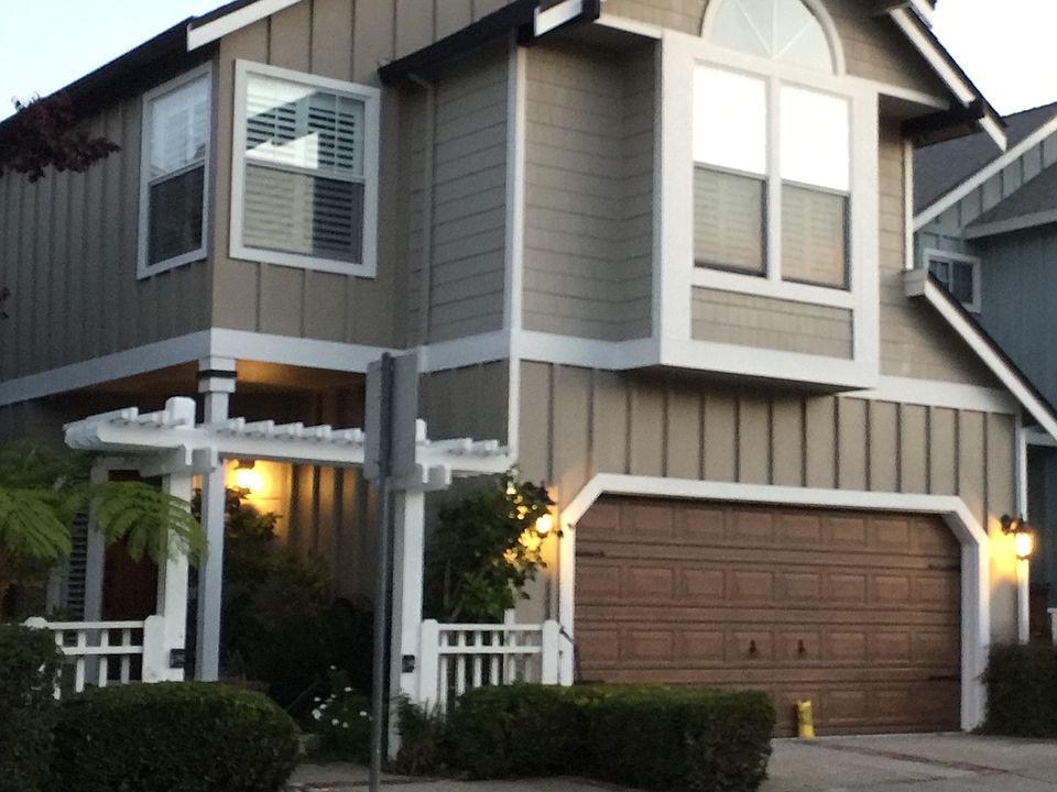 1st image of 34 Cliff Walk Dr