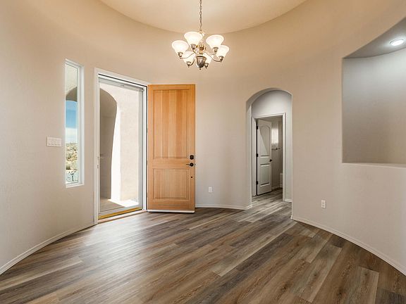 4th image of 1620 5th St SE