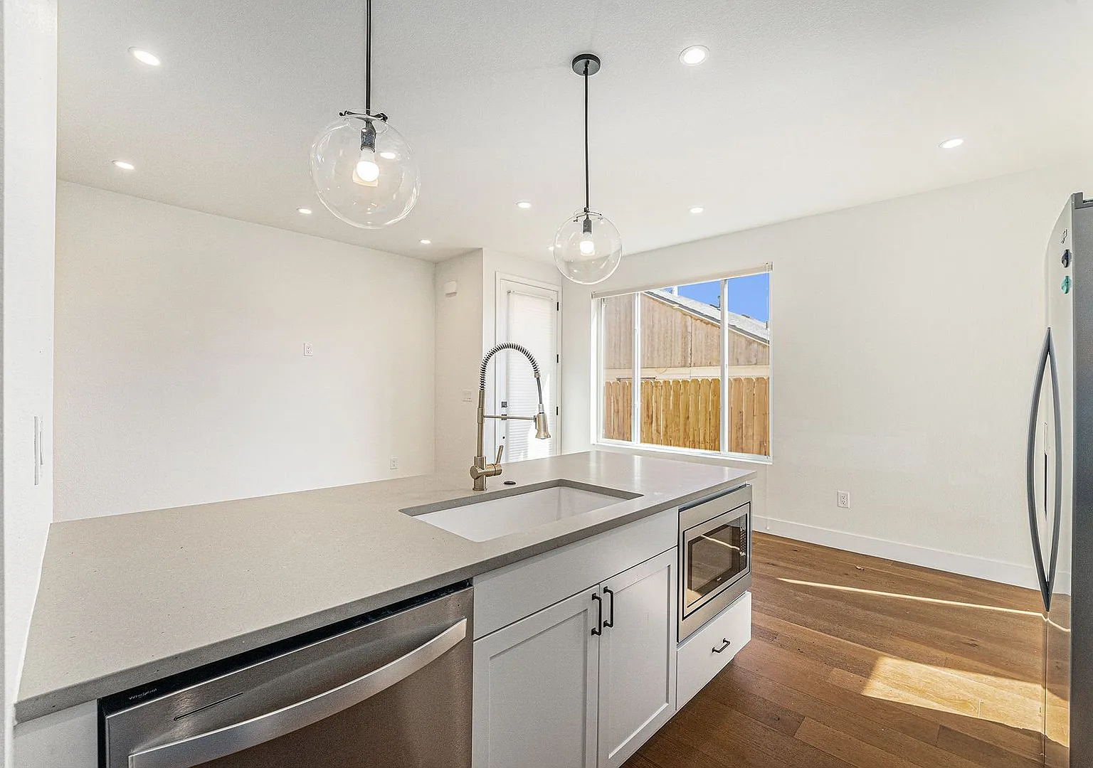 Modern Townhouse in Prime Location Near Sloan's Lake - 2 bedrooms - 4 bathrooms — Photo 3