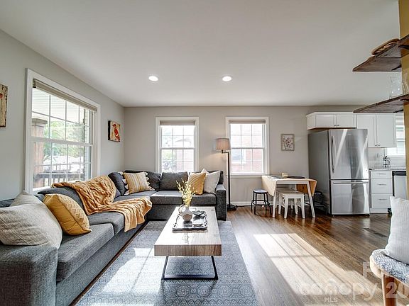 4th image of 1512 Newcastle St