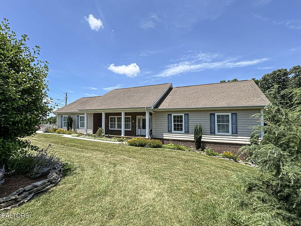 1st image of 618 Laurie Leigh Ln