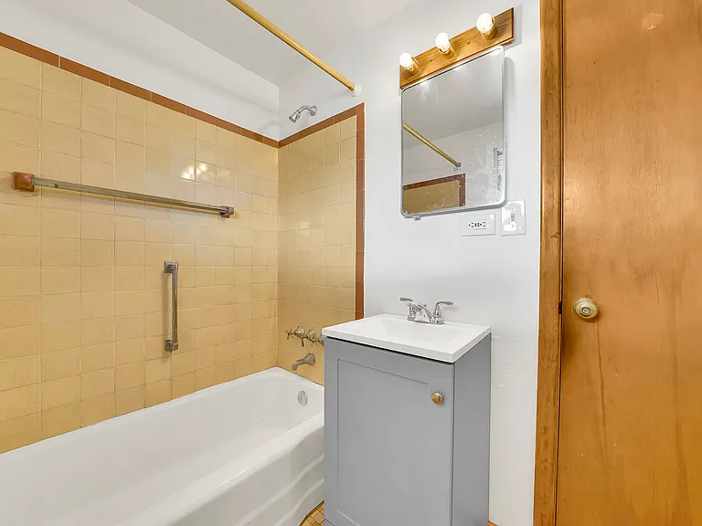 8431 Buffalo Ave #2 — Photo 11