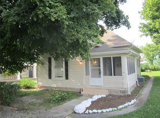 6 W Junction St, Maxwell, IN 46154