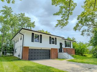 724 Suffolk Pl, Streamwood, IL
