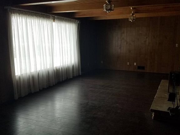 4th image of 2461 S Holmes Ave