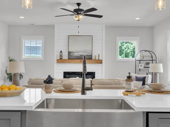 4518 Fairhaven Dr W, Wilson, NC 27893