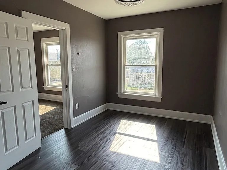 2055 Douglas Ave — Photo 9