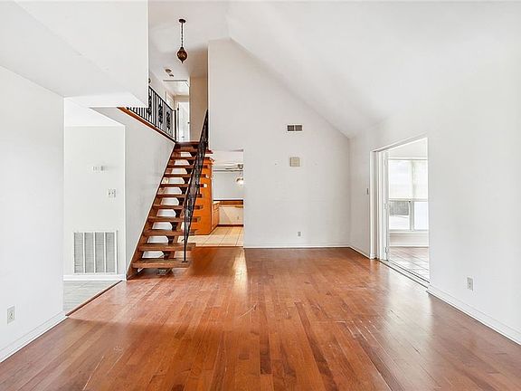 3rd image of 4926 Bissonet Dr