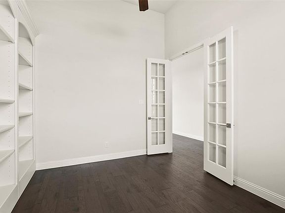 3rd image of 231 Lake Trail Ln