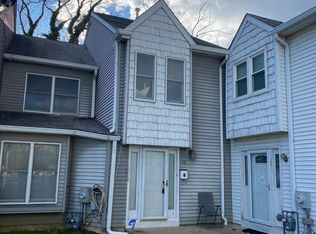 98 Suburban Blvd, Riverside, NJ 08075