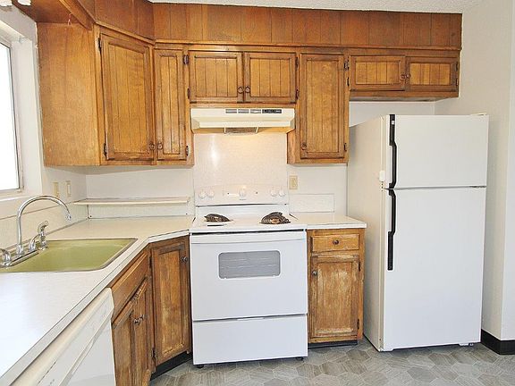 2nd image of 1505 E Beech St #1505