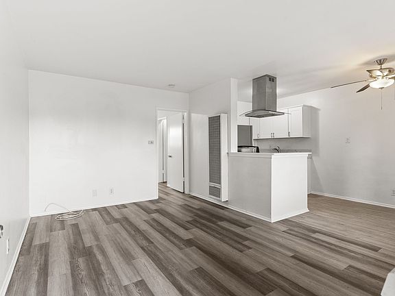 5th image of 12602 Kensington Ln #8